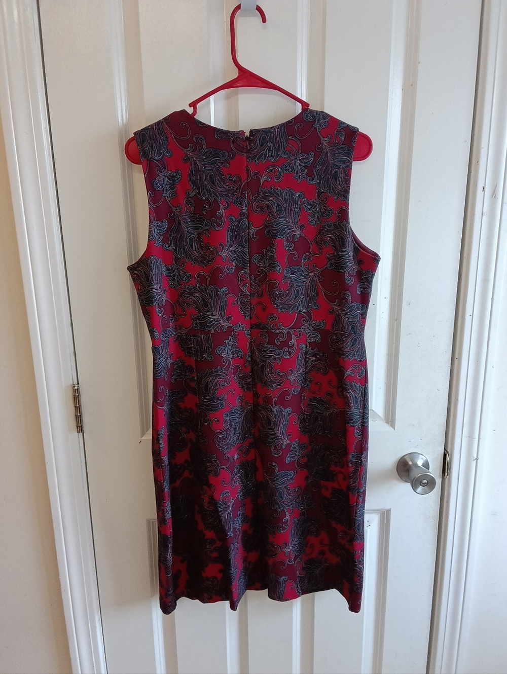 Lands' End Sleeveless Red & Black Floral-Print Shift Dress - Picture 5 of 7